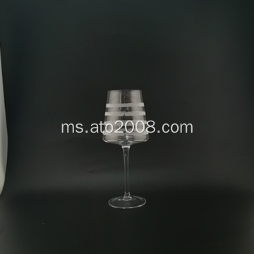 Gelas Anggur Putih dengan batang buram